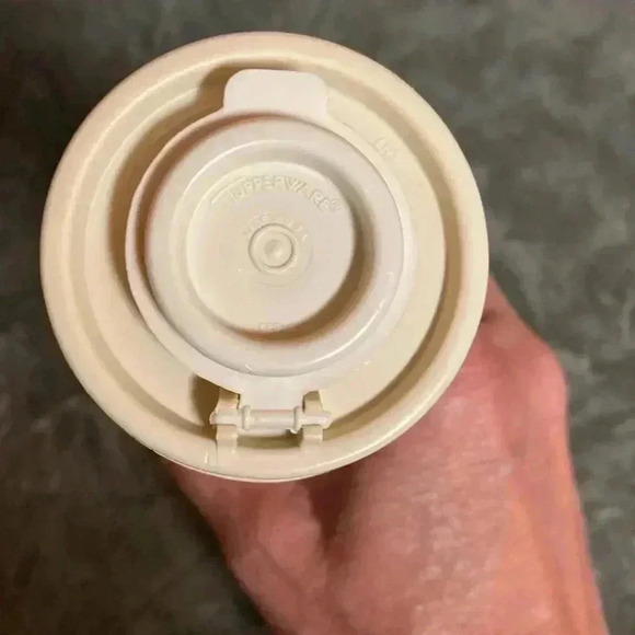 Vintage Tupperware Pepper Shaker - Picture 3 of 8